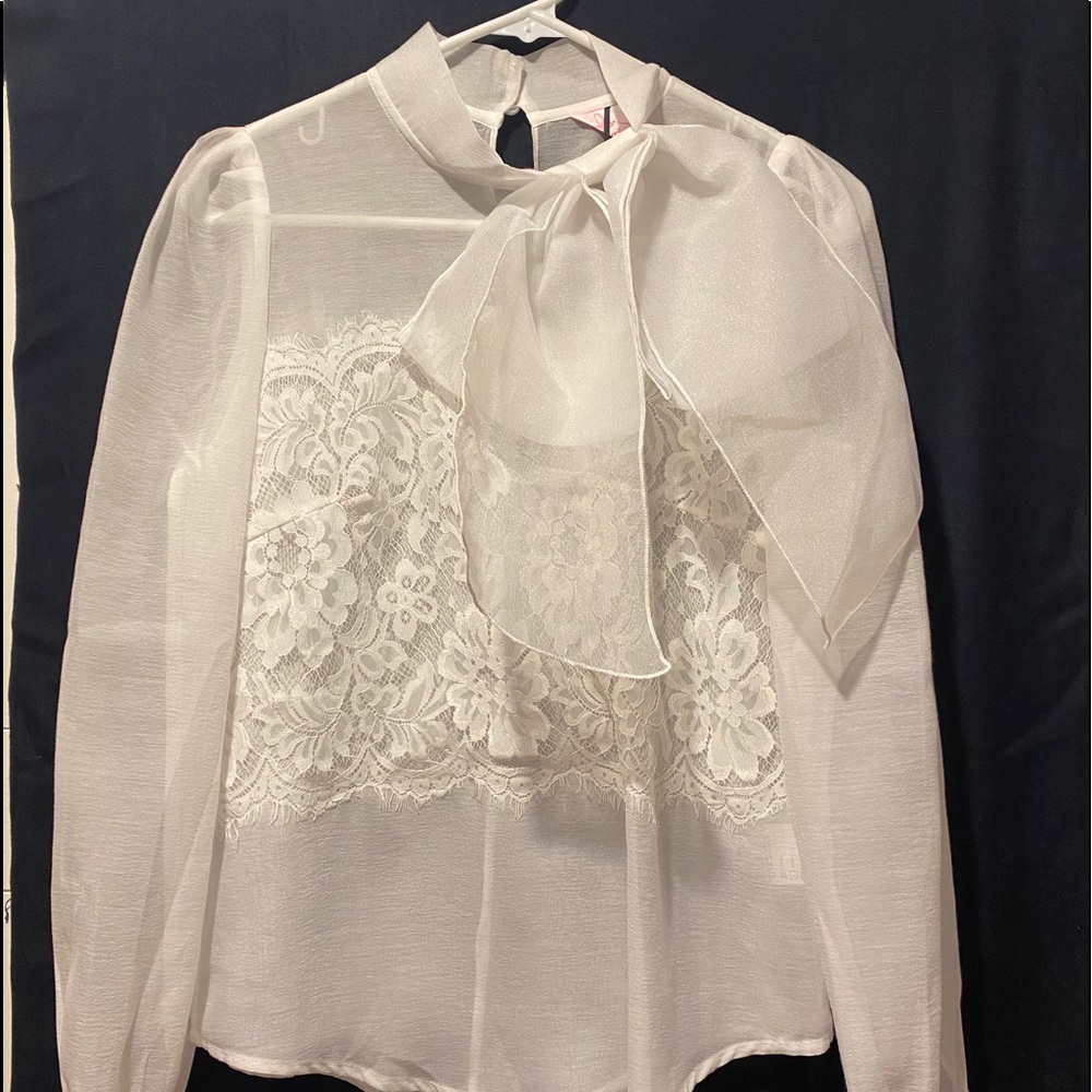 Elegant voile statement blouse